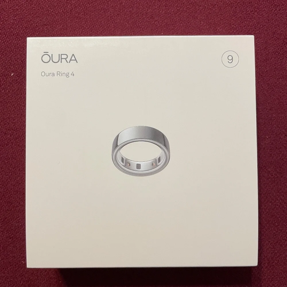 Oura Ring Gen 4 - Size 9 - Silver - BRAND NEW IN SEALED BOX - Picture 1 of 3